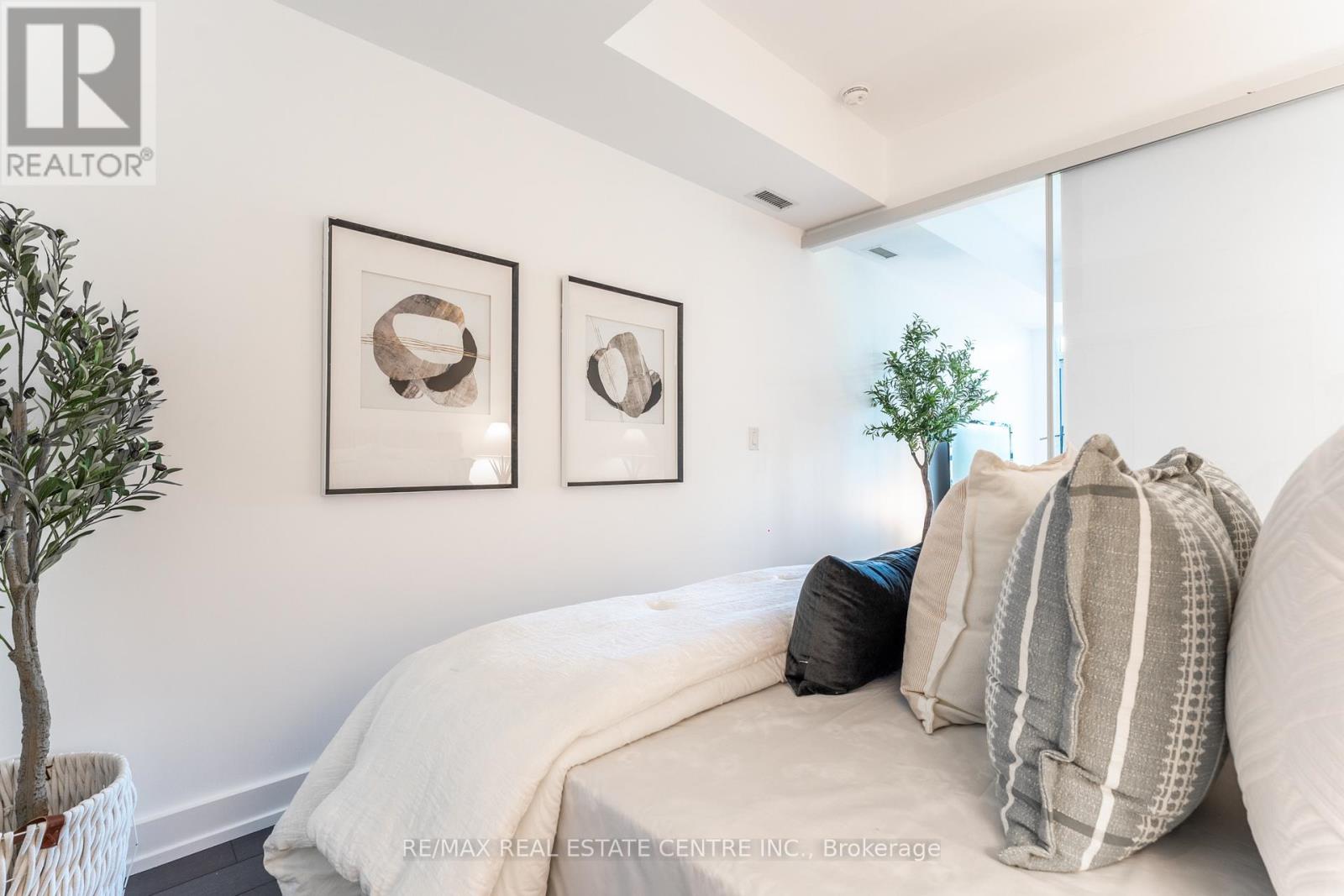 419 - 6 Parkwood Avenue, Toronto, Ontario  M4V 2W8 - Photo 28 - C12141227