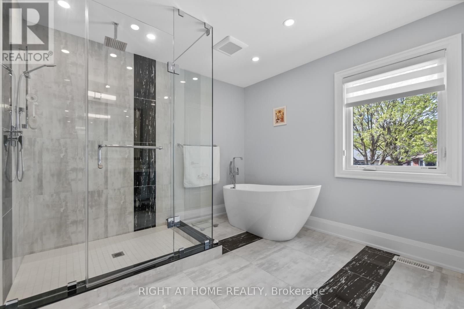 36 Shaunavon Heights Crescent, Toronto (Parkwoods-Donalda), Ontario  M3A 2P4 - Photo 15 - C12141252