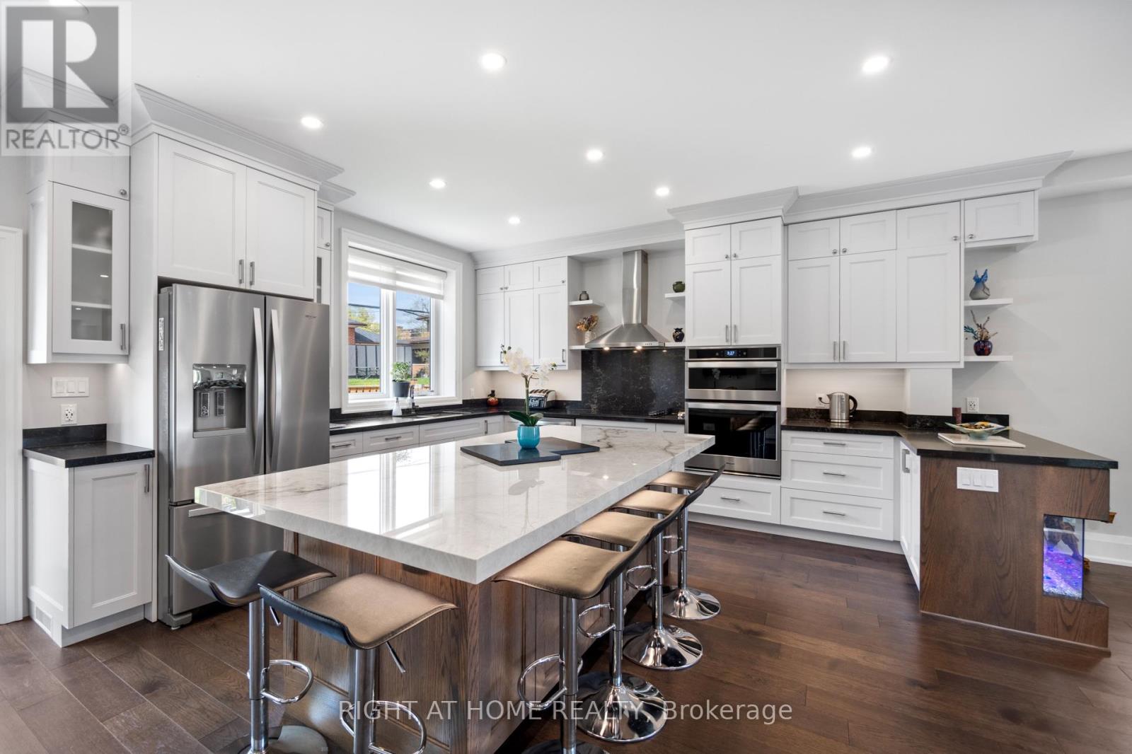 36 Shaunavon Heights Crescent, Toronto (Parkwoods-Donalda), Ontario  M3A 2P4 - Photo 3 - C12141252