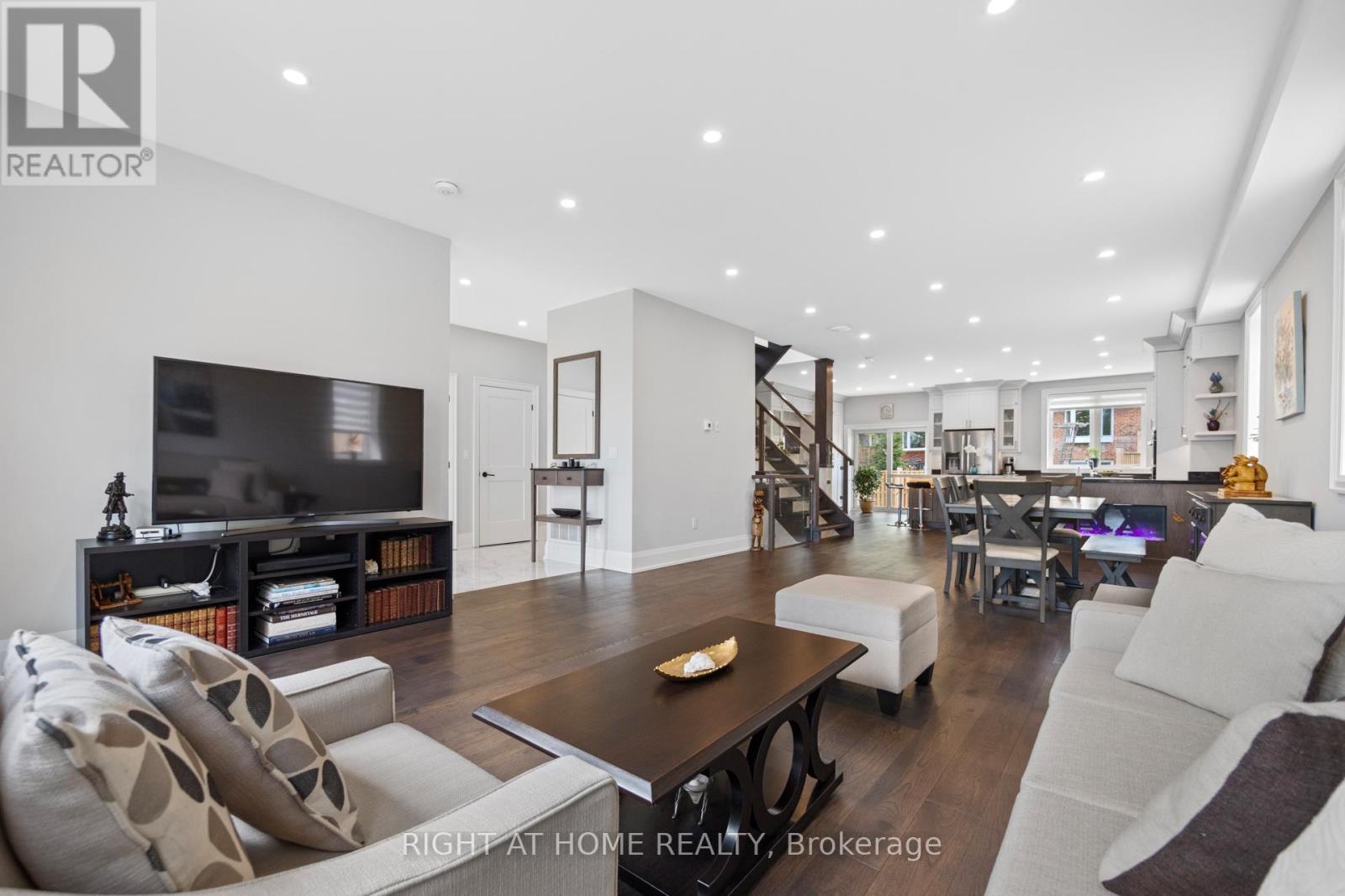 36 Shaunavon Heights Crescent, Toronto (Parkwoods-Donalda), Ontario  M3A 2P4 - Photo 4 - C12141252
