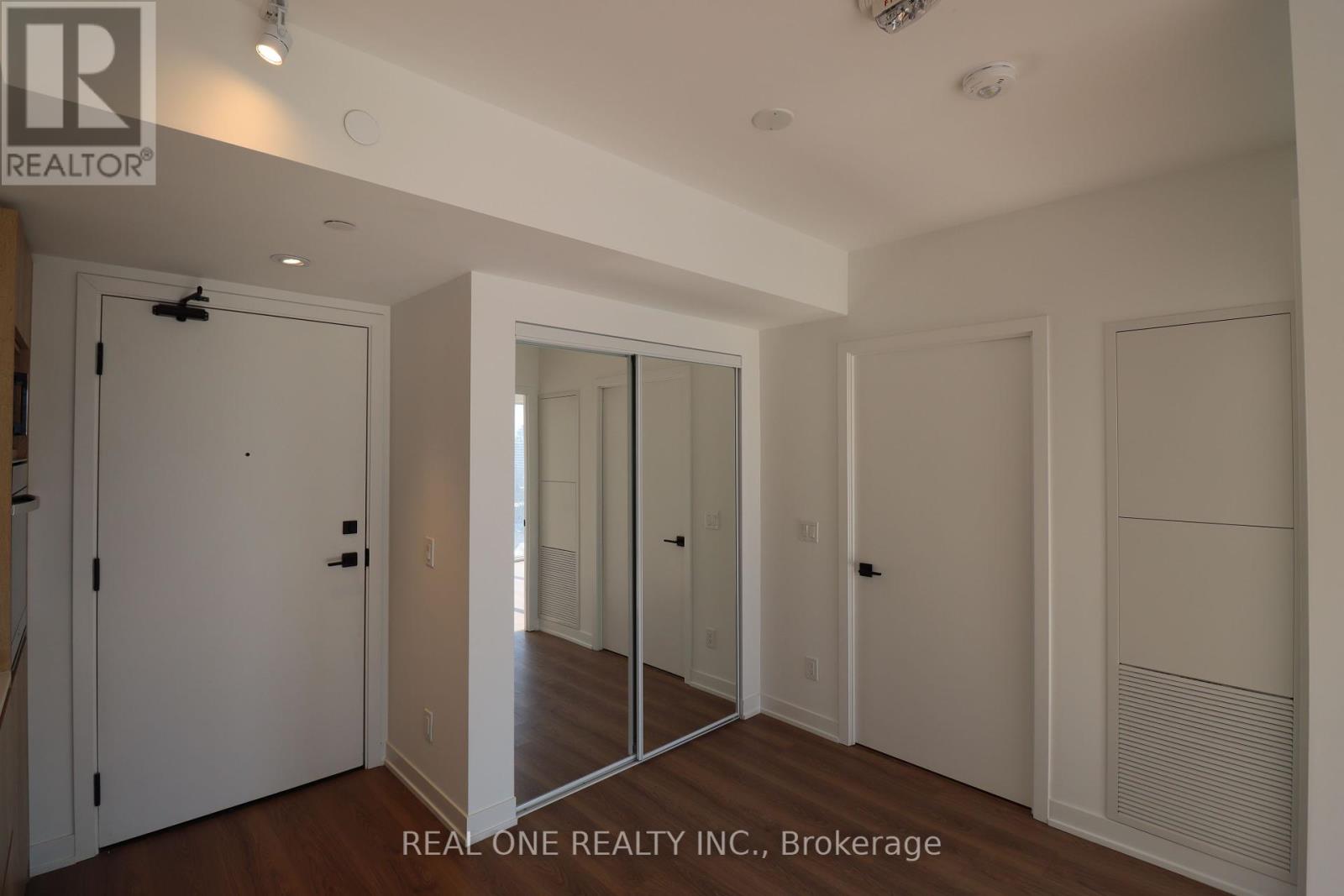 901 - 319 Jarvis Street, Toronto, Ontario  M5B 2C2 - Photo 9 - C12141285