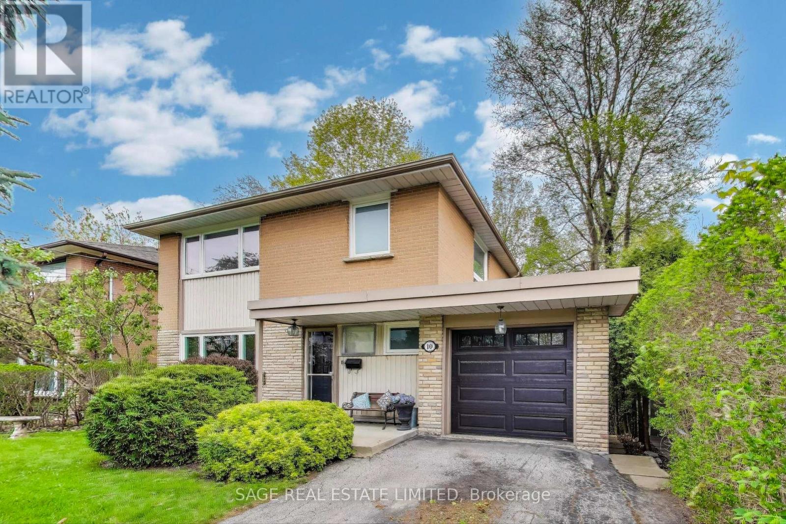 10 OVERBROOK PLACE, Toronto, Ontario