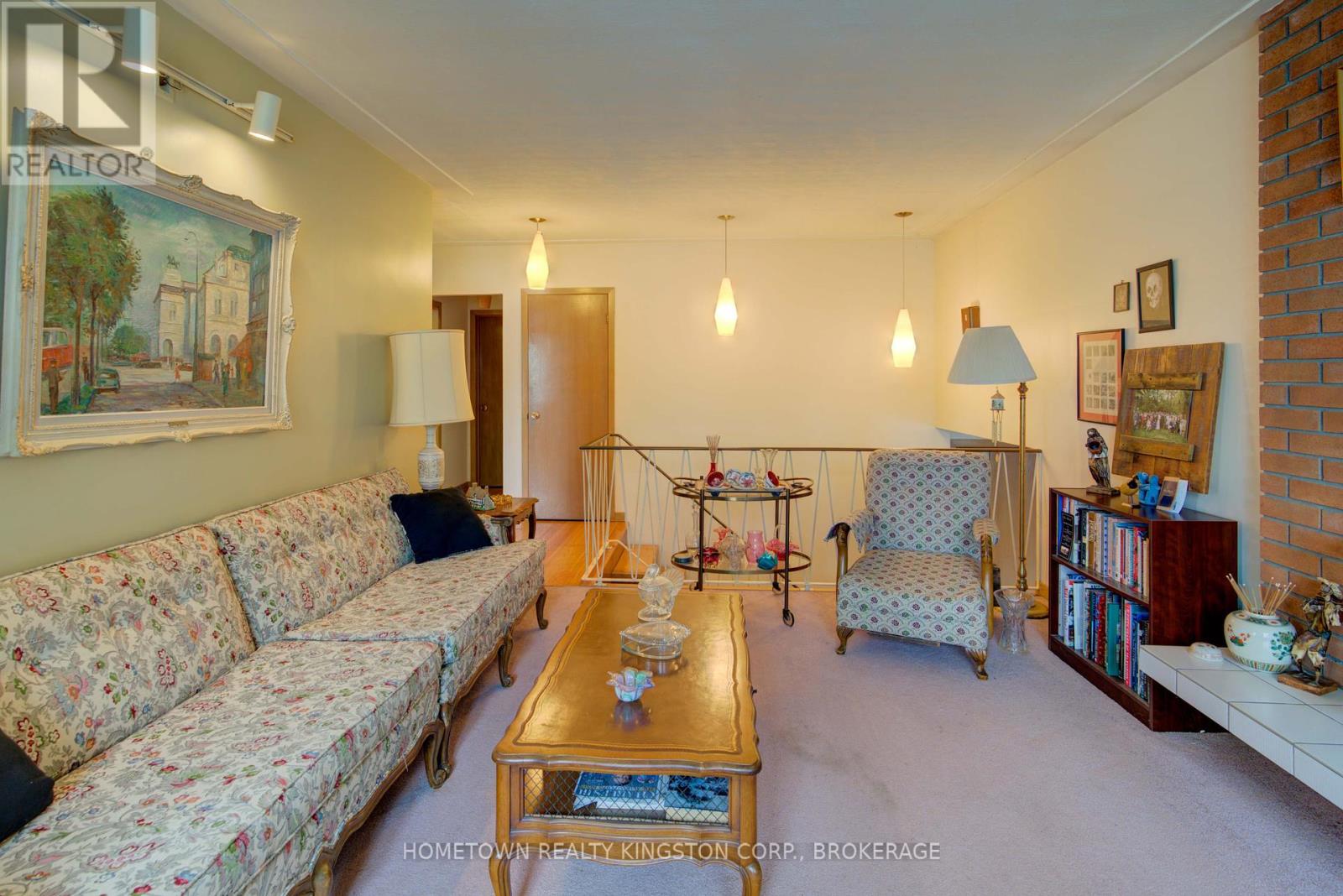 59 Holland Crescent, Kingston, Ontario  K7M 2V7 - Photo 11 - X12141275