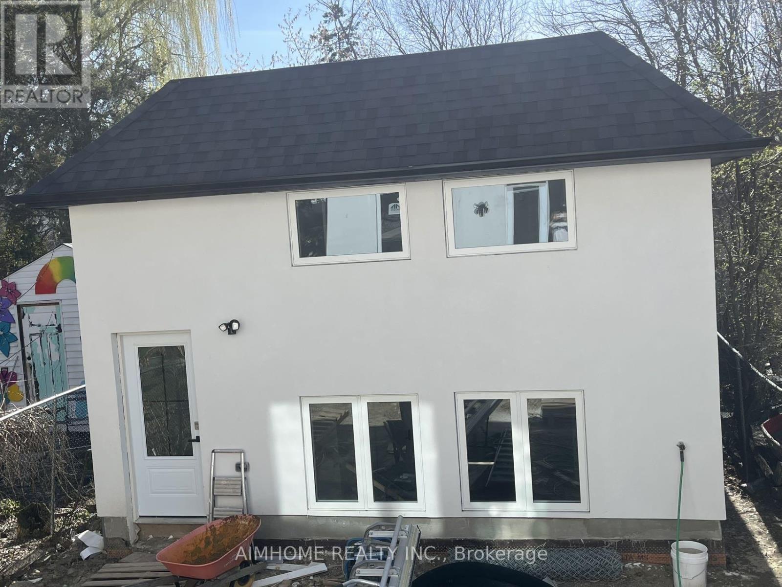 178 BARRINGTON AVENUE, Toronto, Ontario