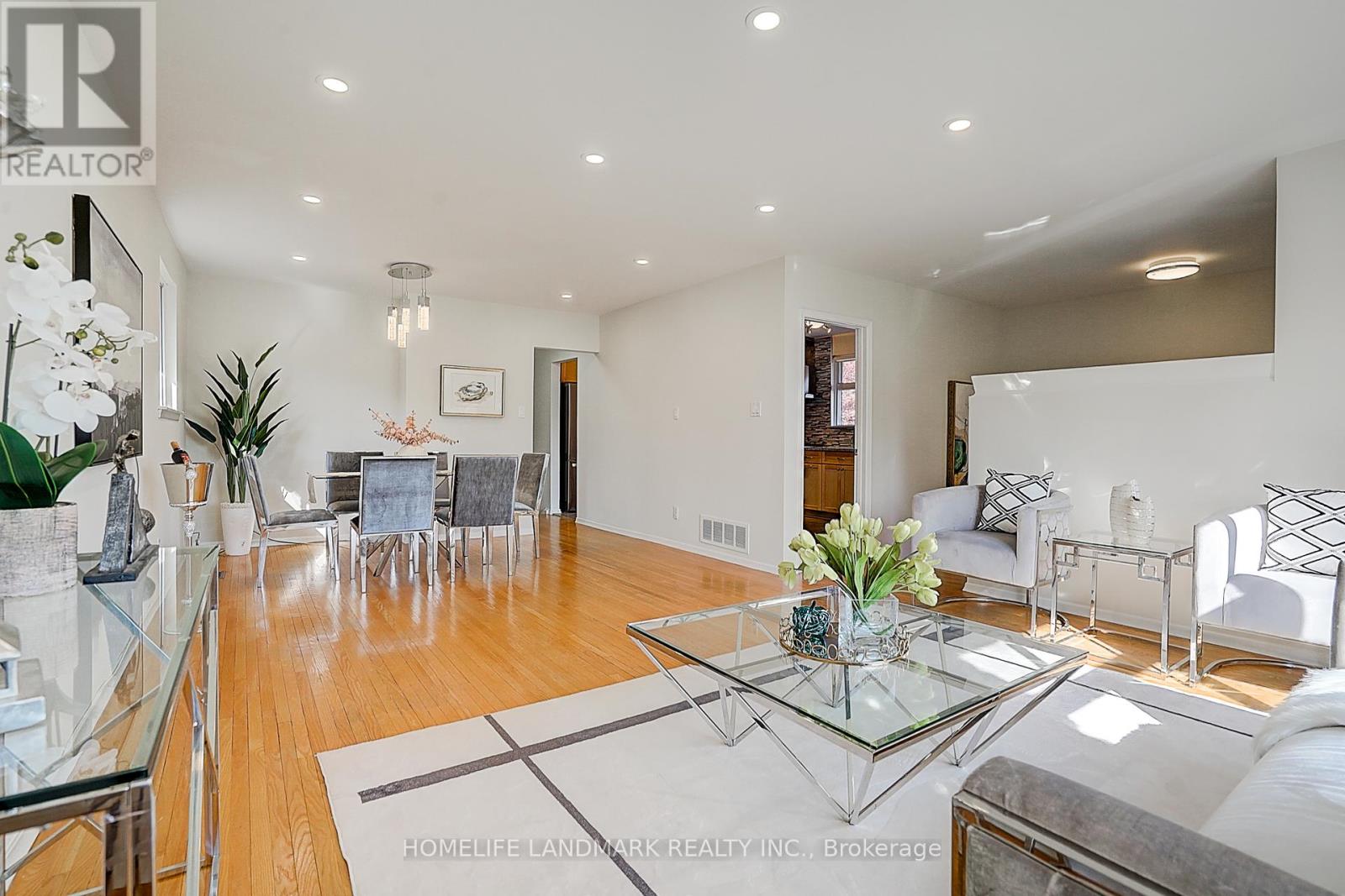 74 Invergordon Avenue E, Toronto, Ontario  M1S 2Z2 - Photo 10 - E12141180