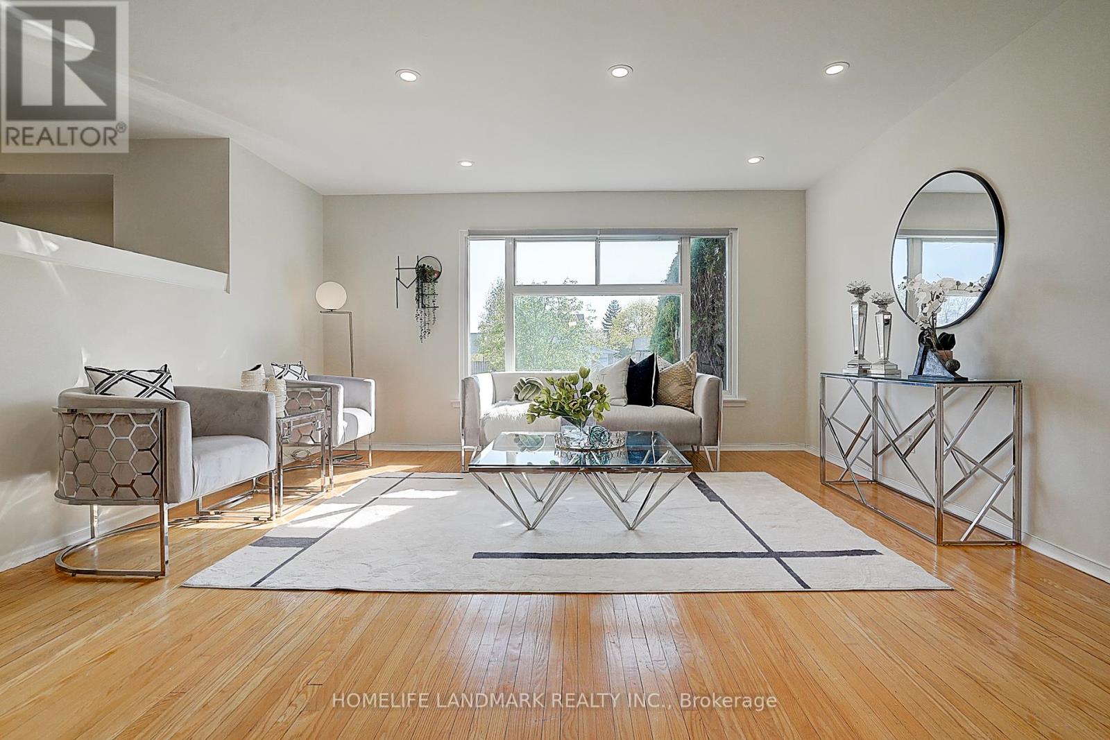 74 Invergordon Avenue E, Toronto, Ontario  M1S 2Z2 - Photo 8 - E12141180