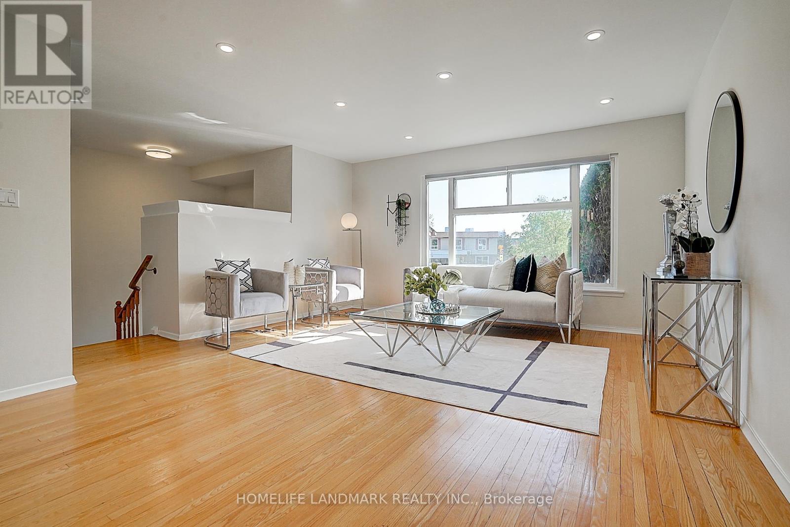 74 Invergordon Avenue E, Toronto, Ontario  M1S 2Z2 - Photo 9 - E12141180