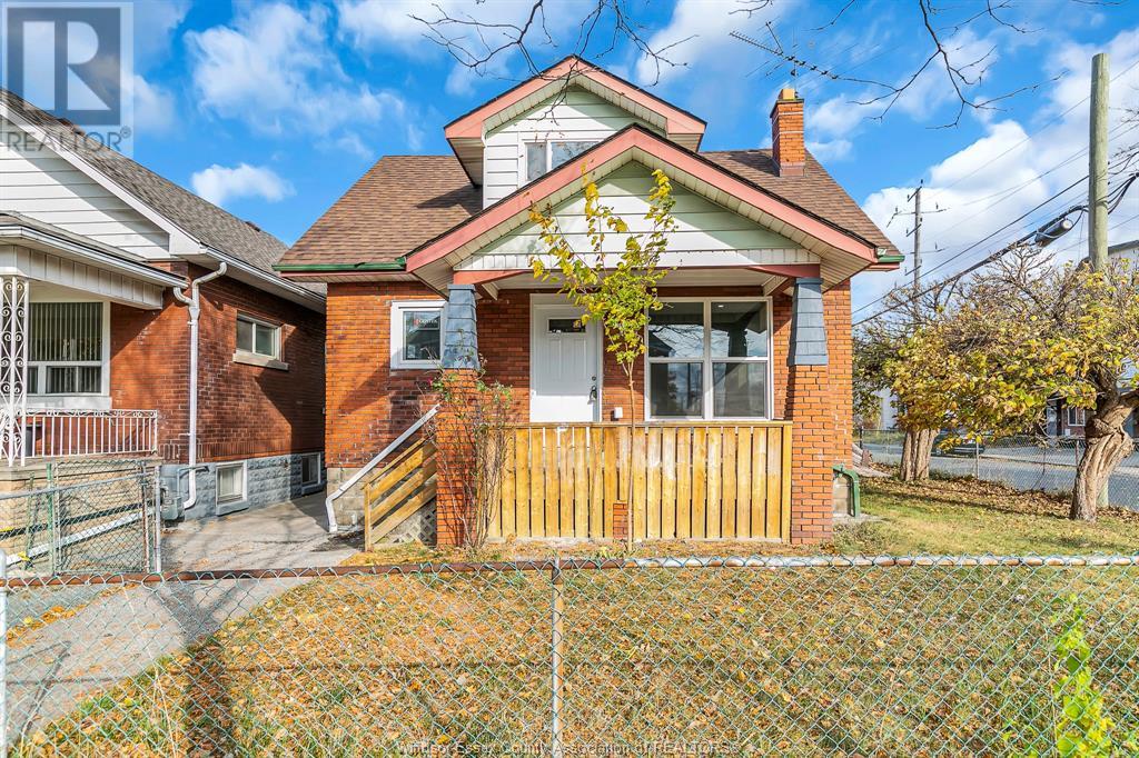 Property at 794 JANETTE AVENUE image 2