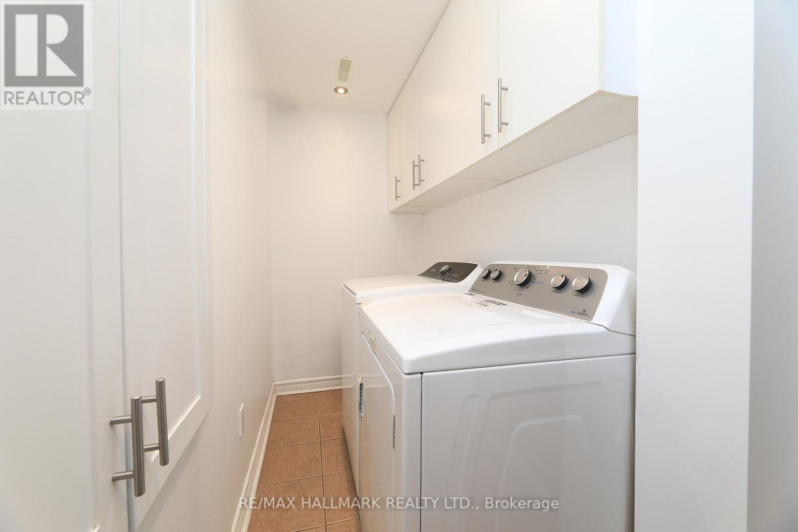 Lower - 64 Madeira Avenue, Vaughan, Ontario  L6A 2Y2 - Photo 6 - N12141195