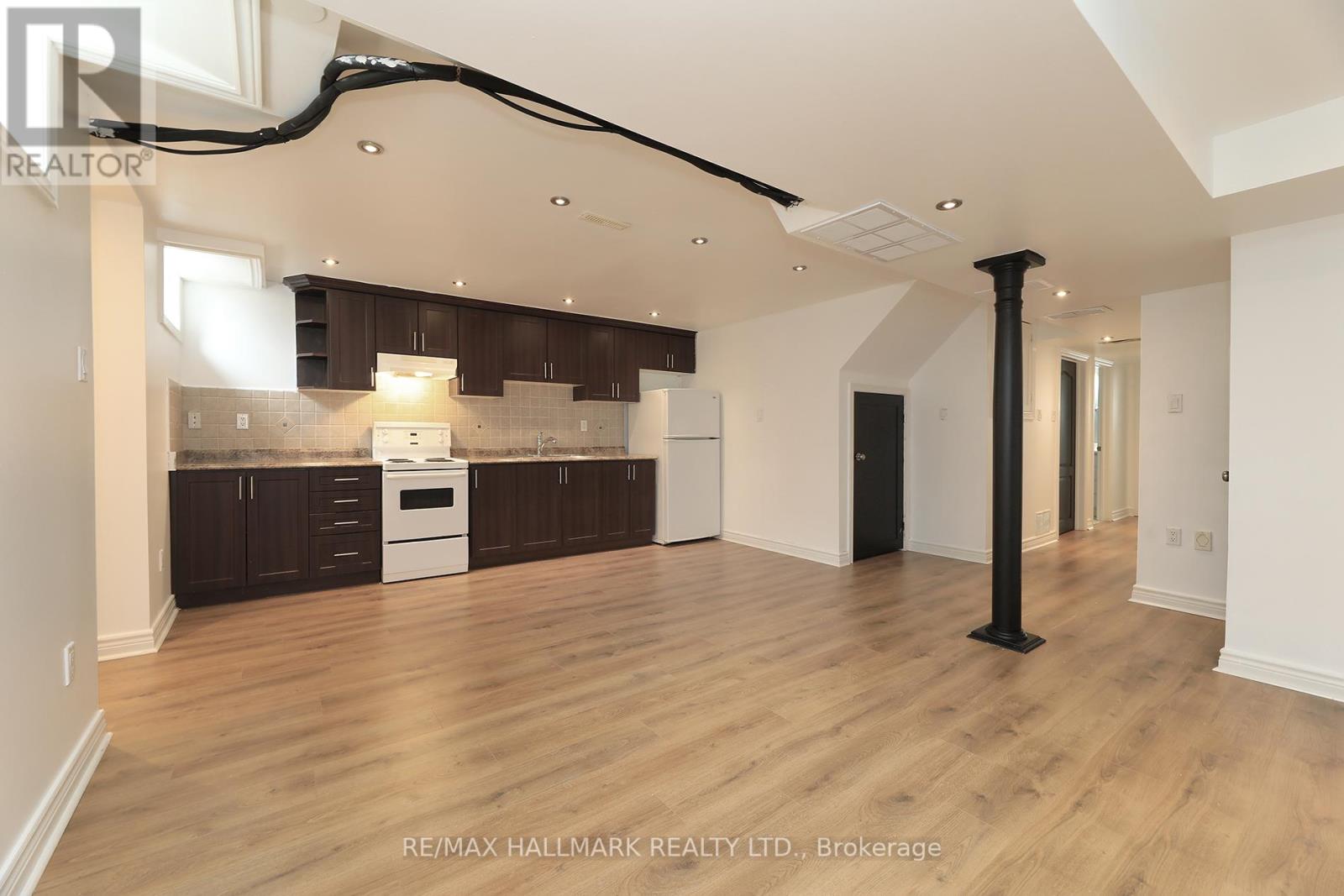Lower - 64 Madeira Avenue, Vaughan, Ontario  L6A 2Y2 - Photo 7 - N12141195