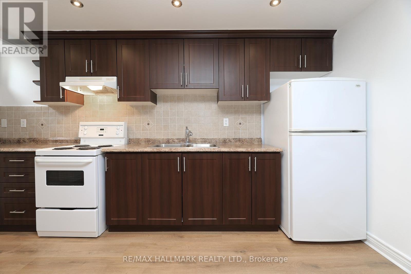 Lower - 64 Madeira Avenue, Vaughan, Ontario  L6A 2Y2 - Photo 8 - N12141195