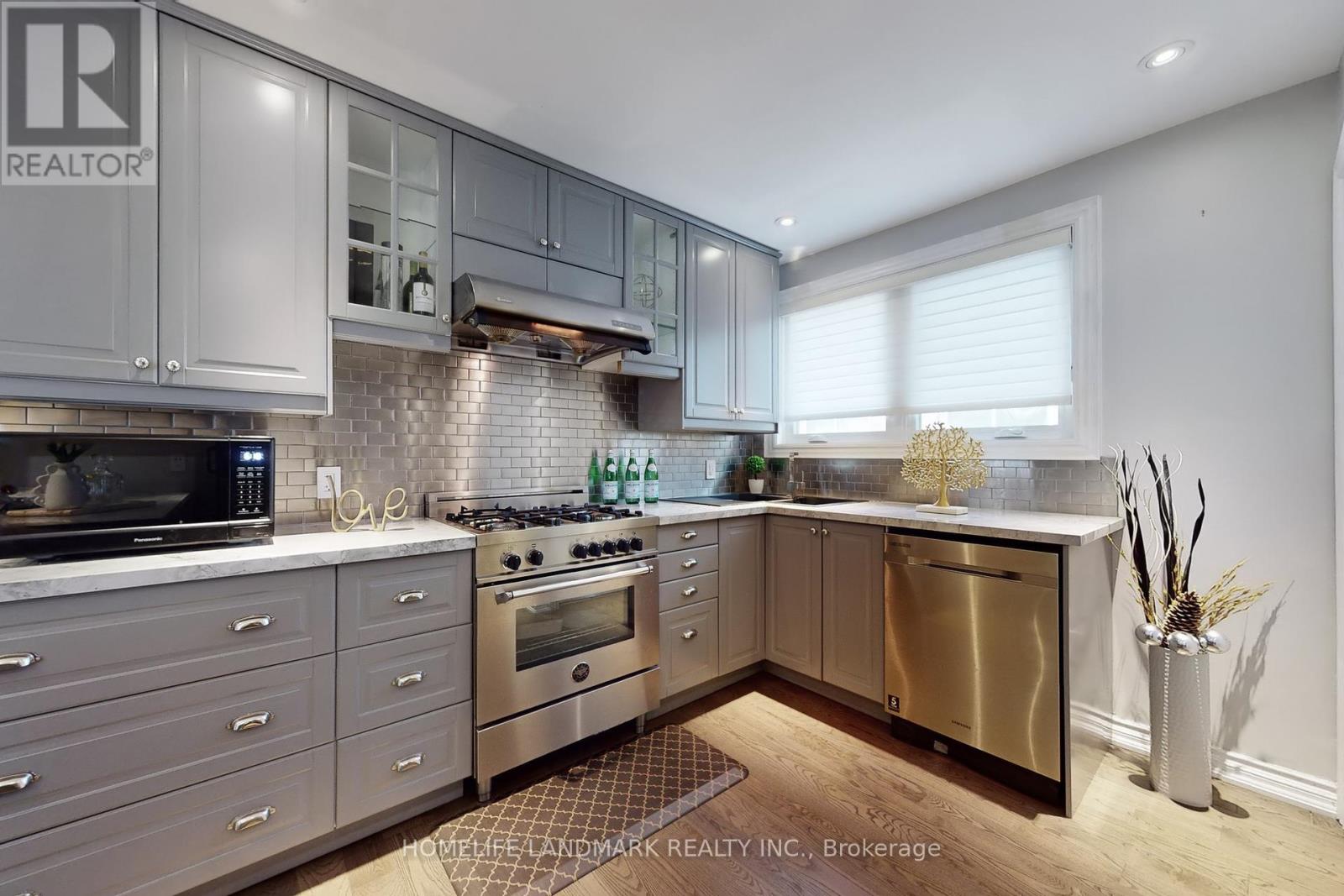 243 Taylor Mills Drive S, Richmond Hill, Ontario  L4C 2S7 - Photo 13 - N12141254