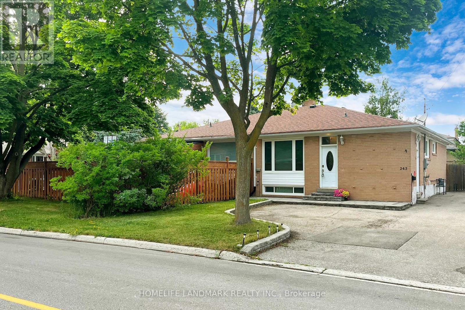 243 Taylor Mills Drive S, Richmond Hill, Ontario  L4C 2S7 - Photo 3 - N12141254