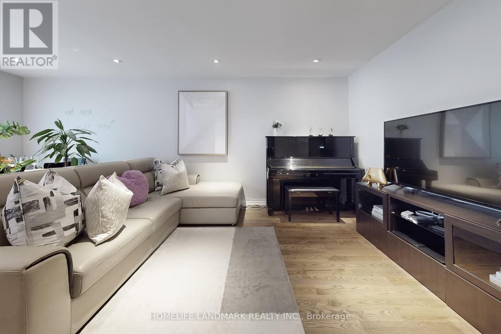 243 Taylor Mills Drive S, Richmond Hill, Ontario  L4C 2S7 - Photo 8 - N12141254