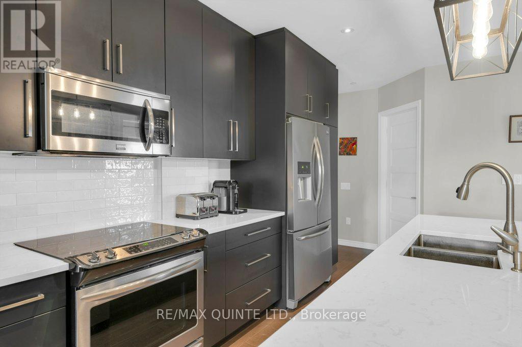 410 - 199 Front Street, Belleville, Ontario  K8N 5H5 - Photo 6 - X12141342