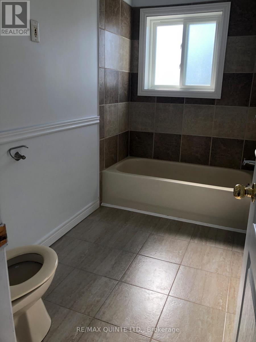 82 Moira Street E, Belleville, Ontario  K8P 2S3 - Photo 29 - X12141409