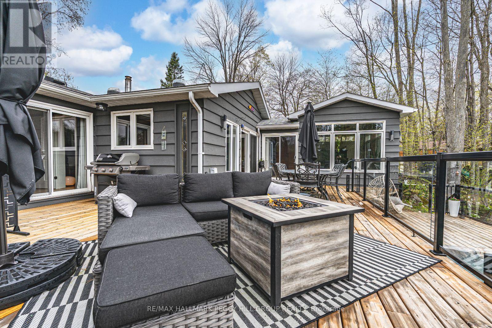 7952 Park Lane Crescent, Ramara, Ontario  L0K 2B0 - Photo 22 - S12141163