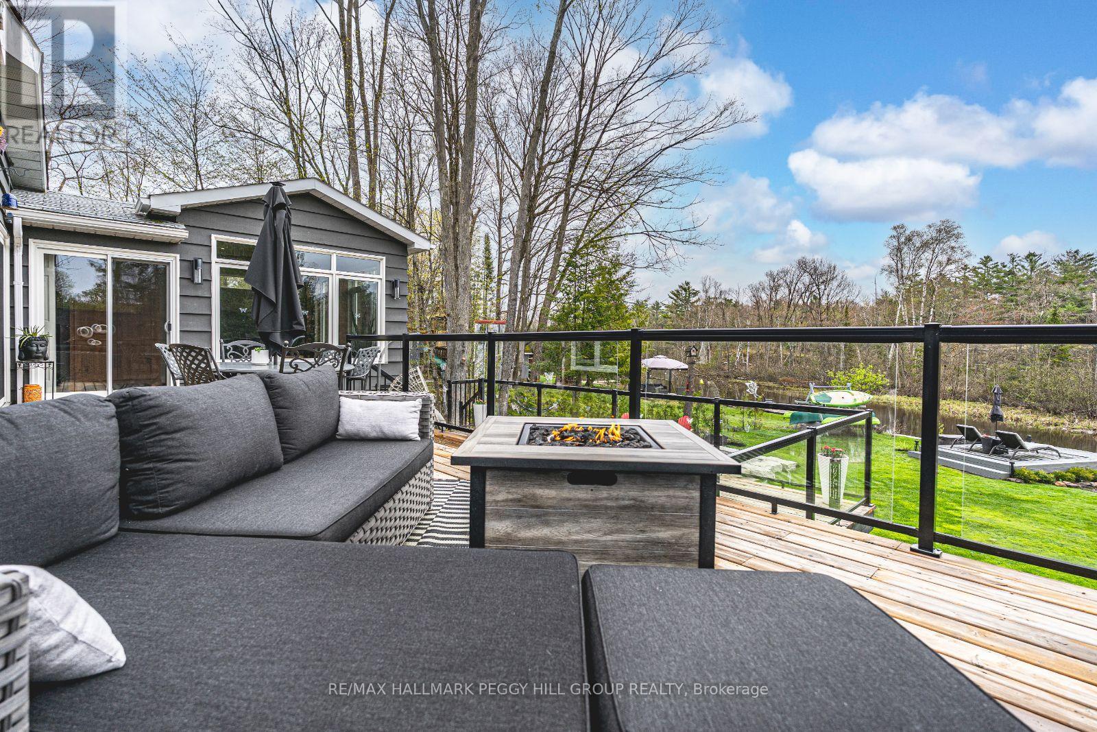 7952 Park Lane Crescent, Ramara, Ontario  L0K 2B0 - Photo 23 - S12141163