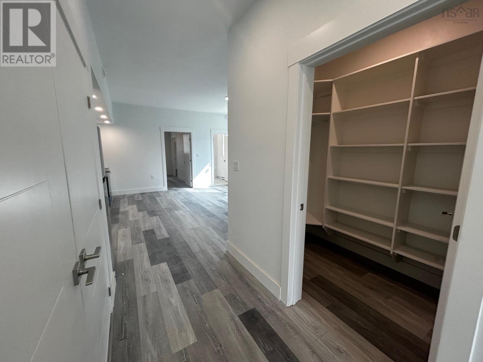 Property at 104A 9B Penny Avenue image 4