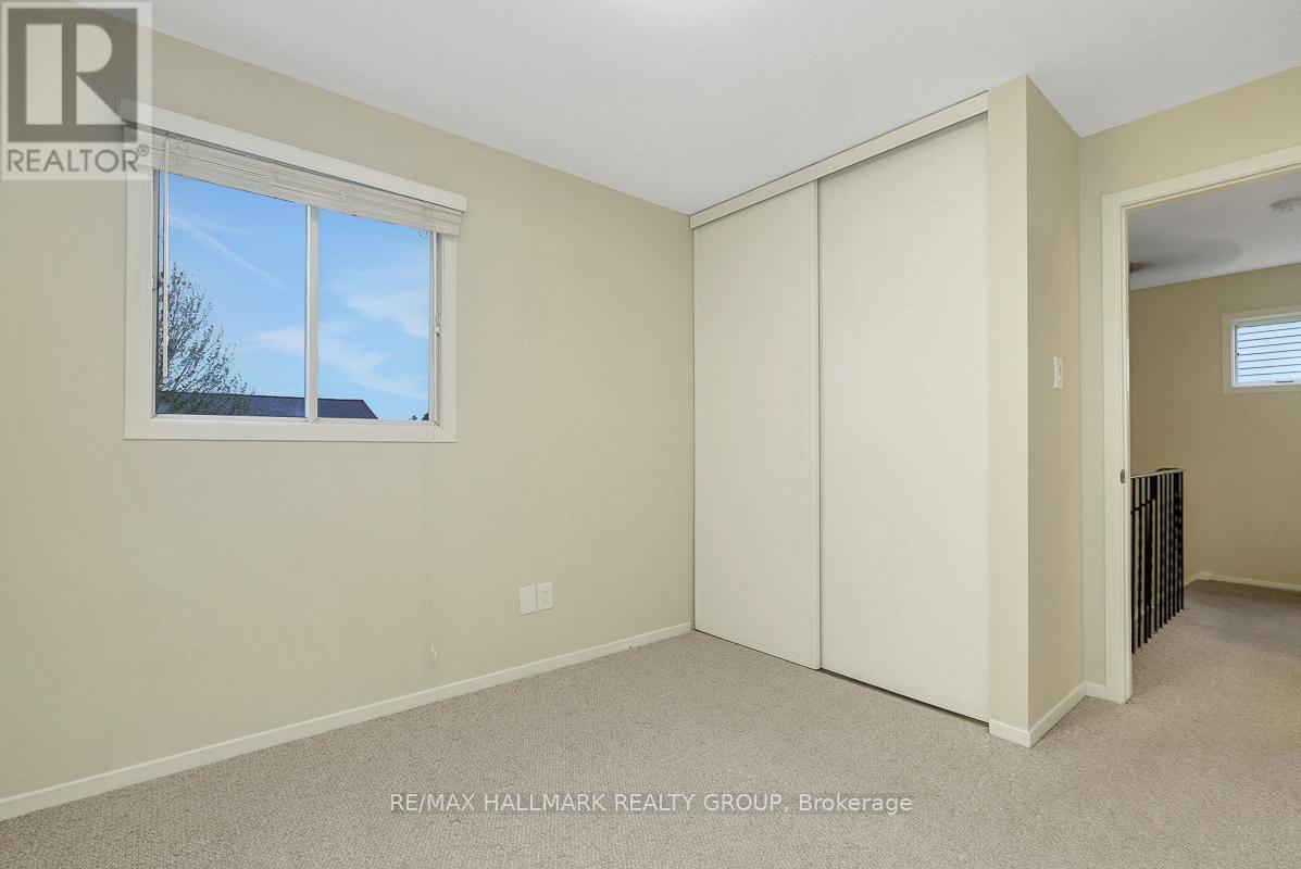 1047 Arrowhead Place, Ottawa, Ontario  K1C 2S5 - Photo 29 - X12141335