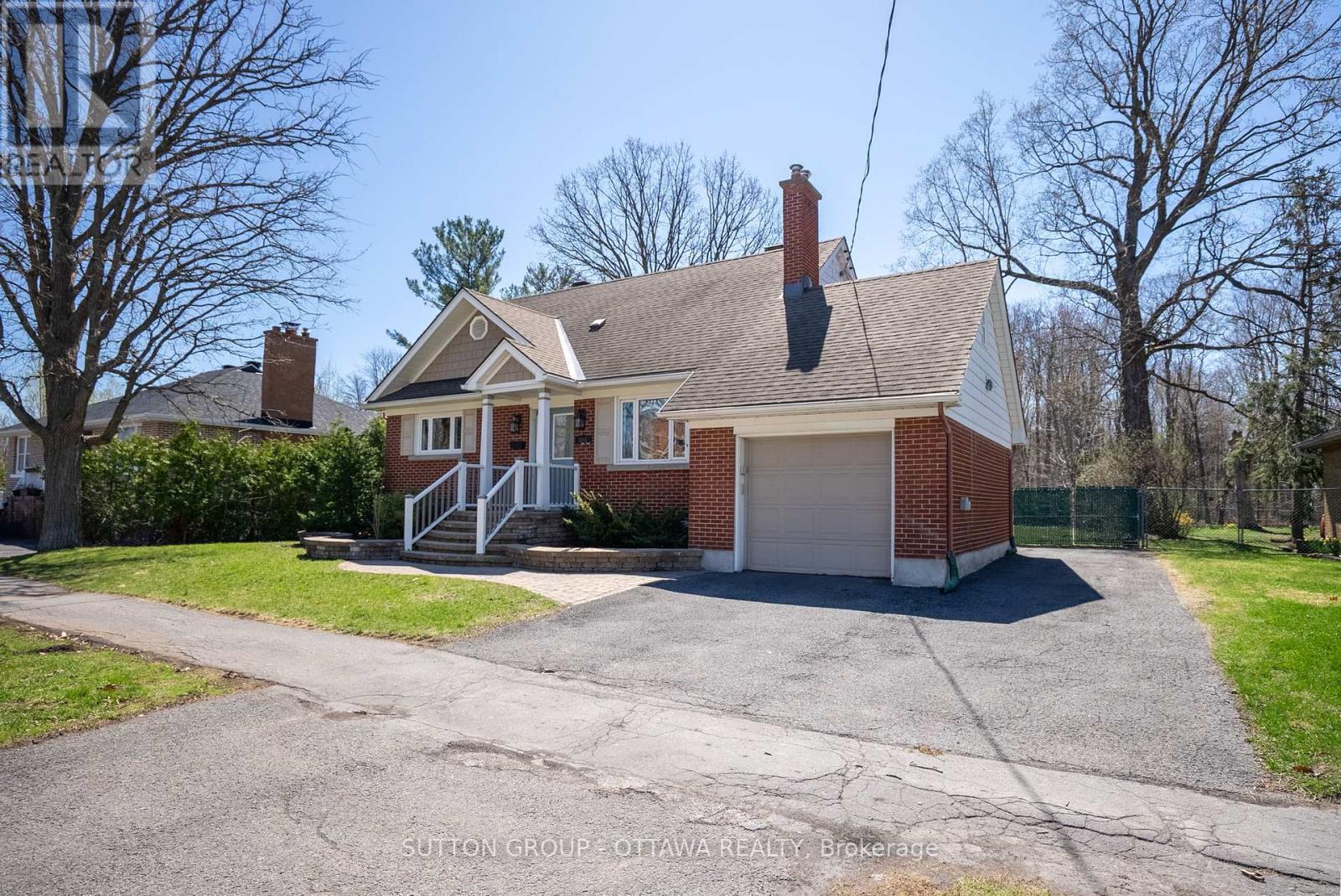 494 Pleasant Park Road, Ottawa, Ontario  K1H 5N1 - Photo 12 - X12141386