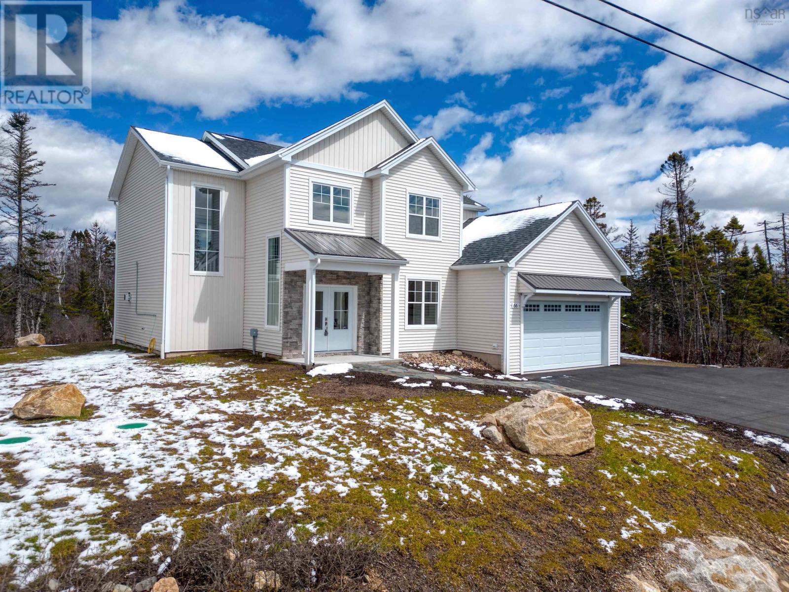 Property at 66 Duckcove Court image 2