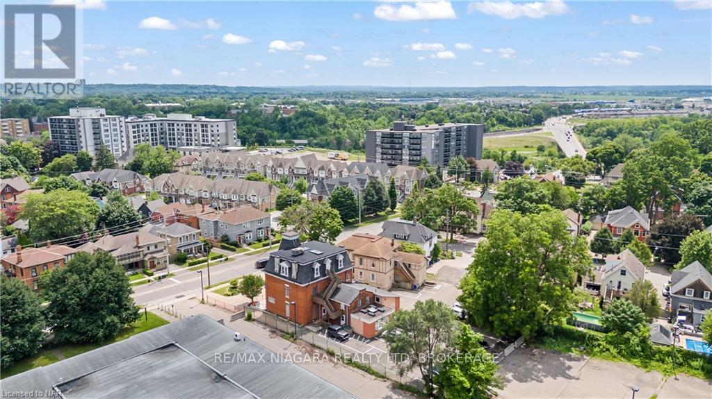 Upper - 15 Welland Avenue, St. Catharines, Ontario  L2R 2M1 - Photo 16 - X12141332