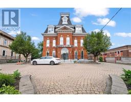 UPPER - 15 WELLAND AVENUE, St. Catharines, Ontario