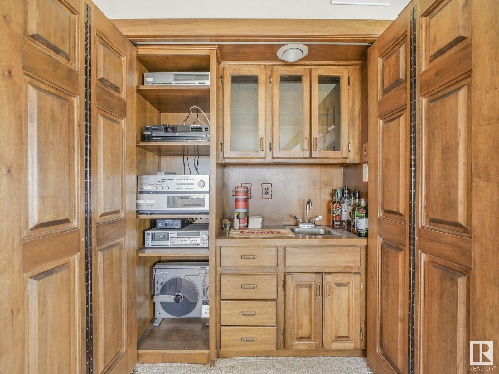 Property at #1902 9929 SASKATCHEWAN DR NW image 4