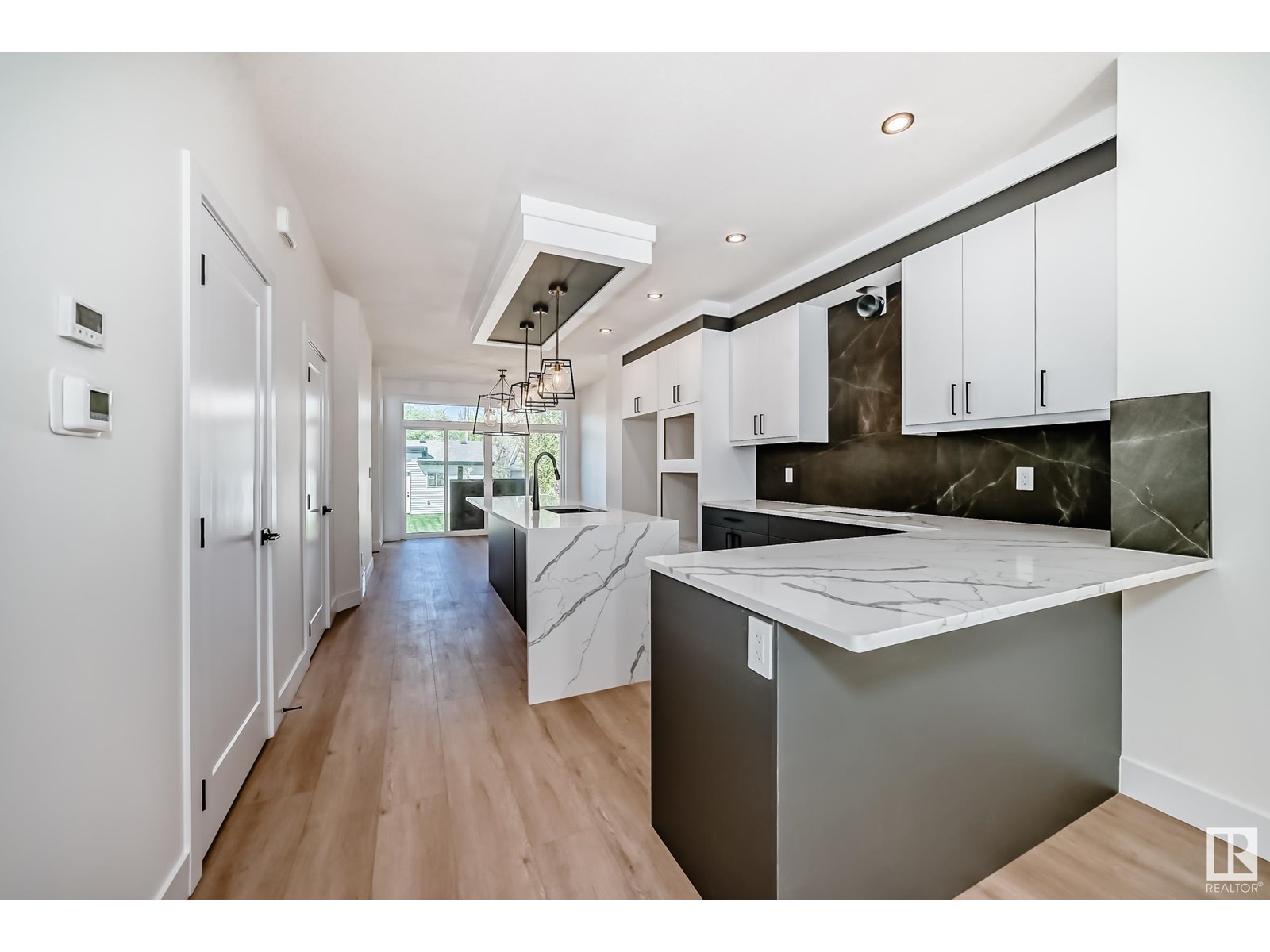 Property at 11444 125 ST NW image 3
