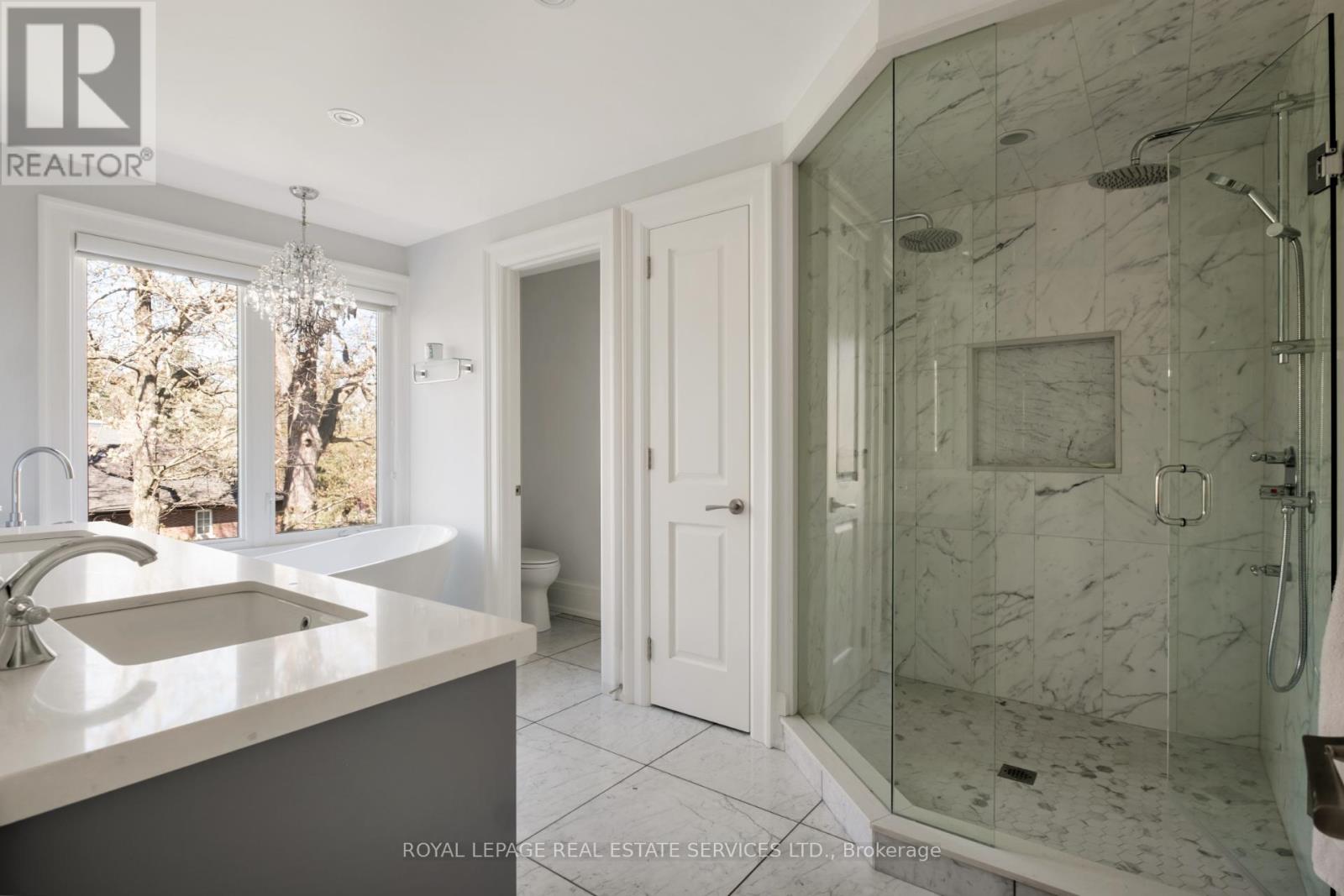 390 Walmer Road W, Toronto, Ontario  M5R 2Y4 - Photo 29 - C12141188