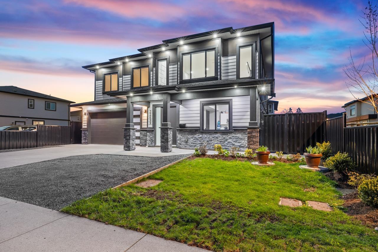 Property at 32699 EGGLESTONE AVENUE image 2