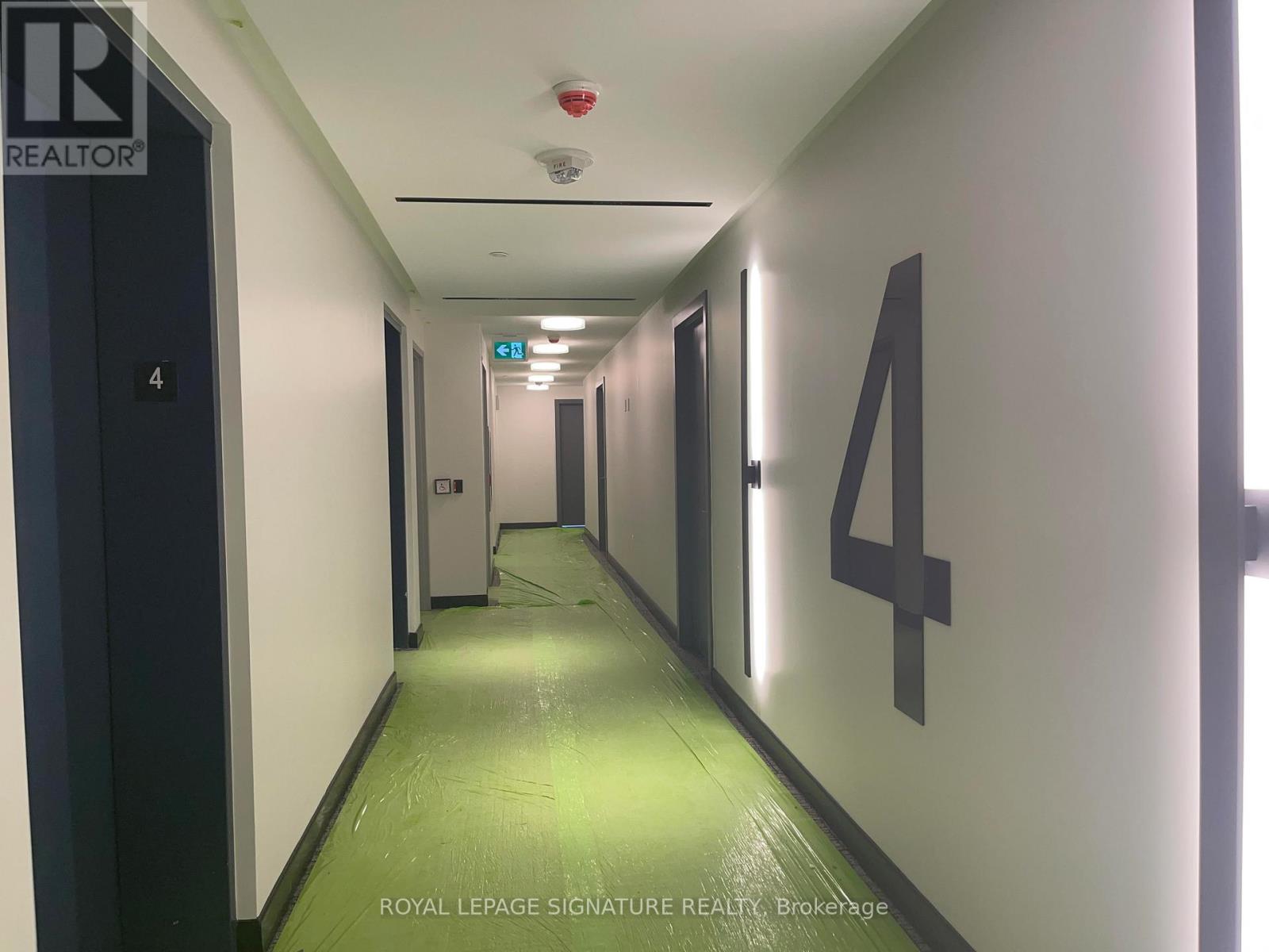 416 - 86 Dundas Street E, Mississauga, Ontario  L5A 0B1 - Photo 2 - W12141118