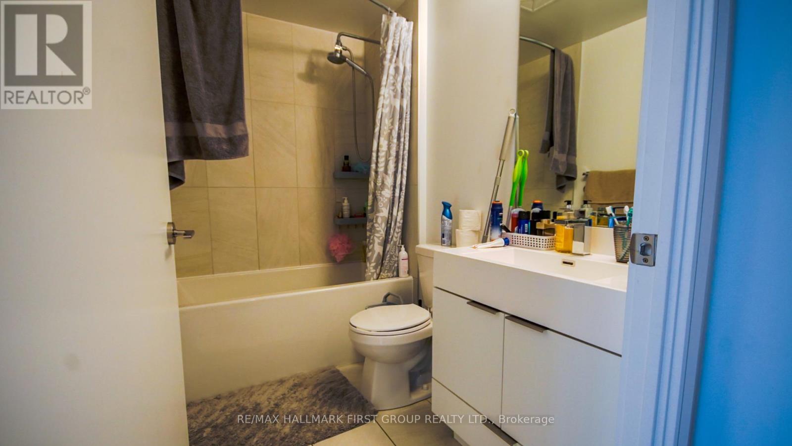 203 - 30 Samuel Wood Way, Toronto, Ontario  M9B 1B1 - Photo 8 - W12141140