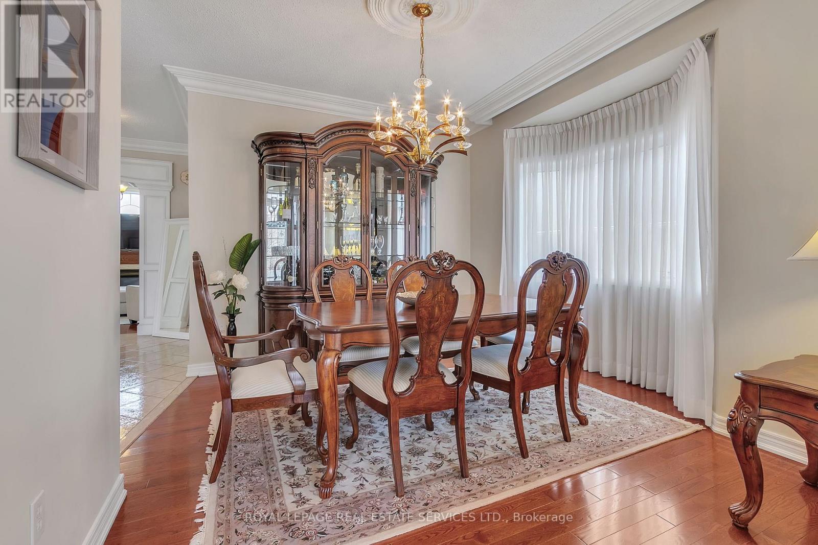 2444 Salcome Drive, Oakville, Ontario  L6H 7N5 - Photo 10 - W12141256