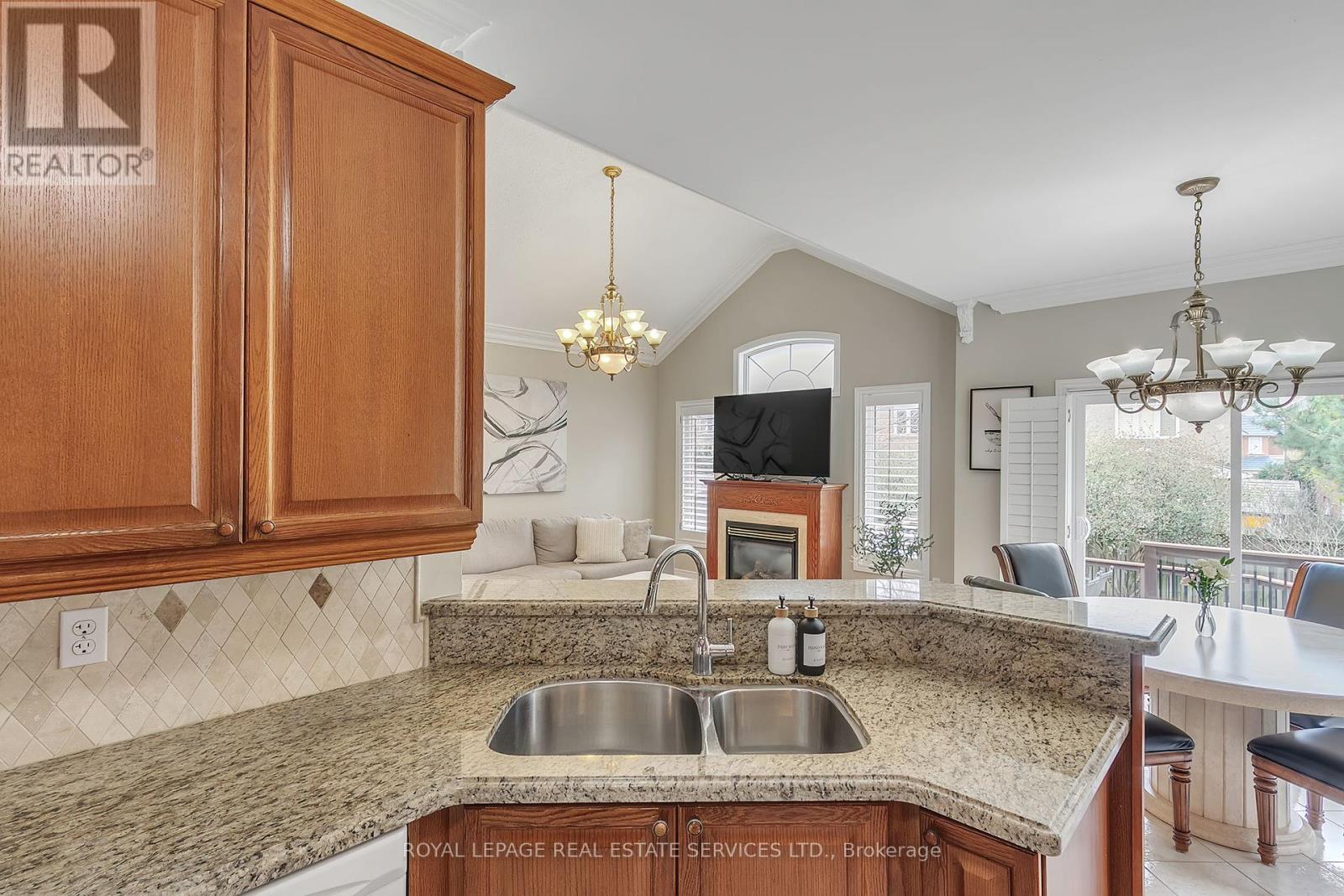 2444 Salcome Drive, Oakville, Ontario  L6H 7N5 - Photo 17 - W12141256