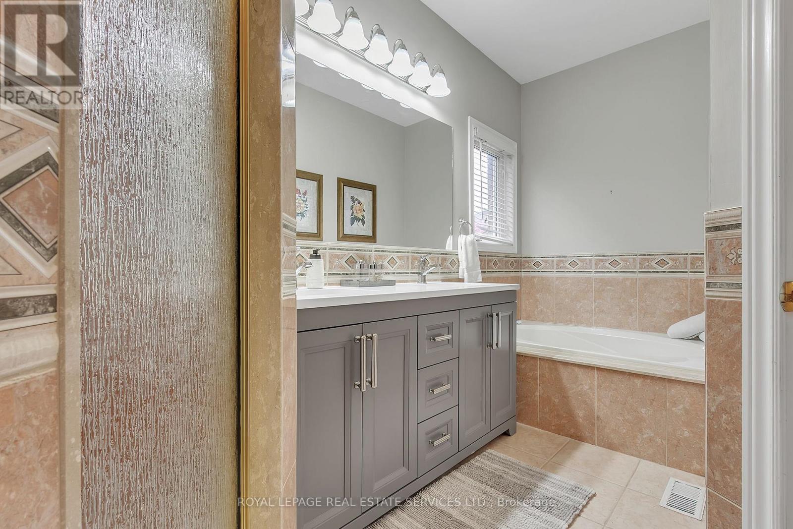 2444 Salcome Drive, Oakville, Ontario  L6H 7N5 - Photo 27 - W12141256