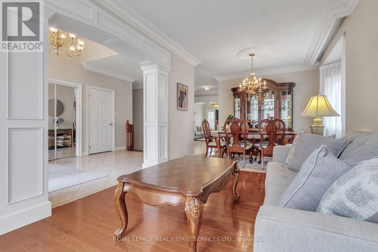 2444 Salcome Drive, Oakville, Ontario  L6H 7N5 - Photo 9 - W12141256
