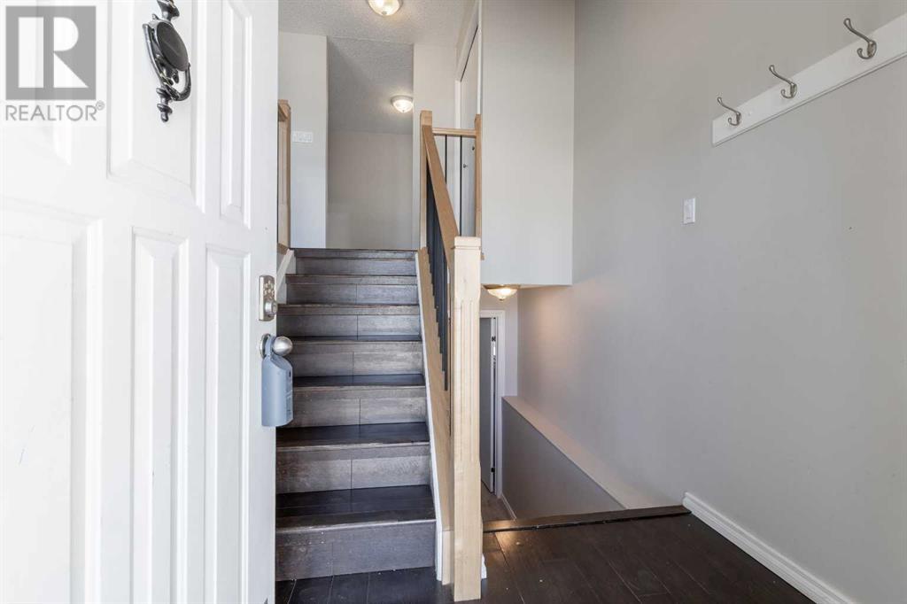 Property at 109 Cayuga Crescent W image 5