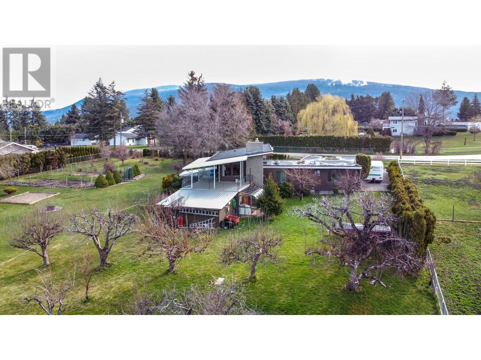 218 Stepping Stone Crescent, Spallumcheen, British Columbia  V1H 1X2 - Photo 13 - 10341641