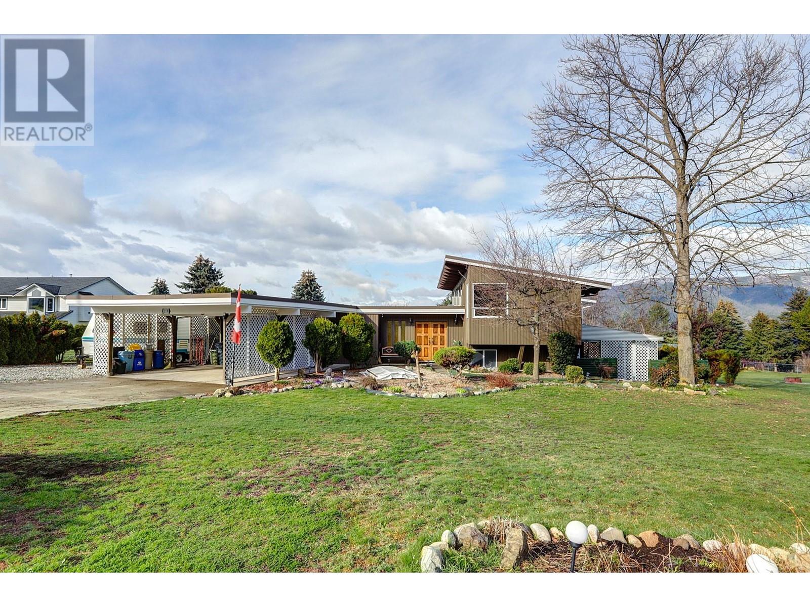 218 Stepping Stone Crescent, Spallumcheen, British Columbia  V1H 1X2 - Photo 2 - 10341641