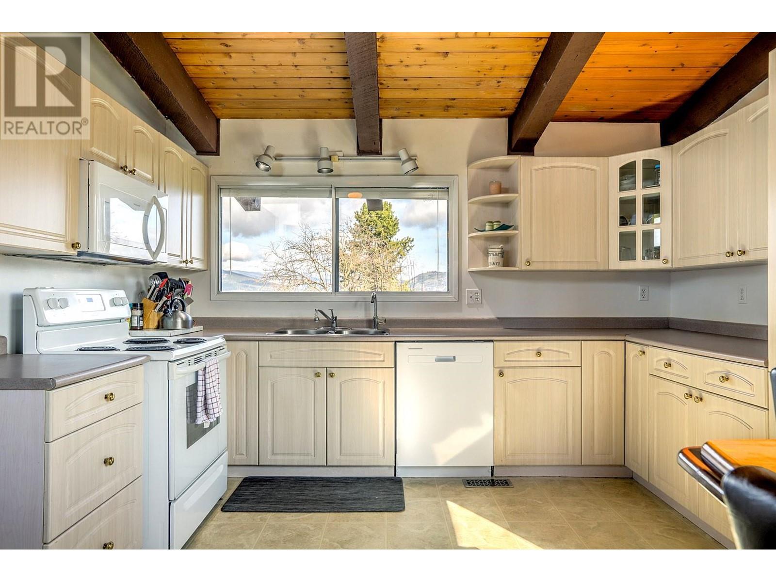 218 Stepping Stone Crescent, Spallumcheen, British Columbia  V1H 1X2 - Photo 25 - 10341641