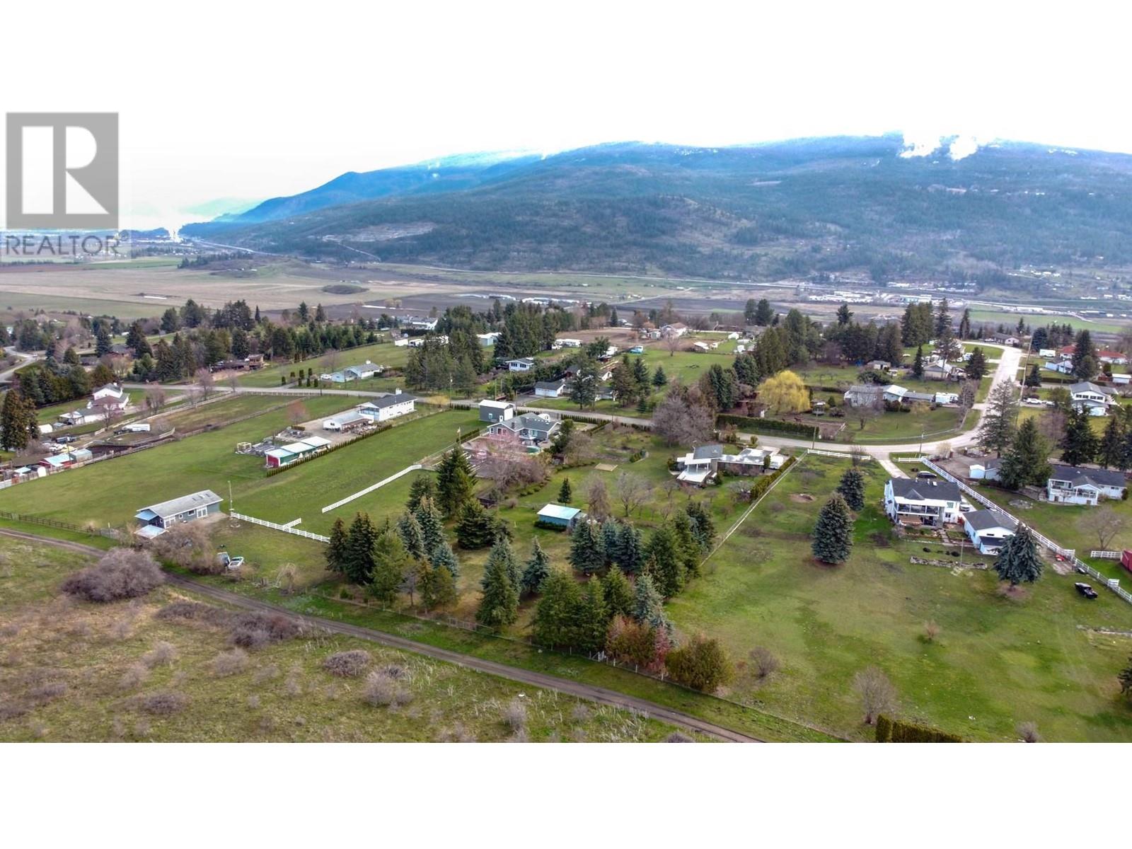 218 Stepping Stone Crescent, Spallumcheen, British Columbia  V1H 1X2 - Photo 3 - 10341641