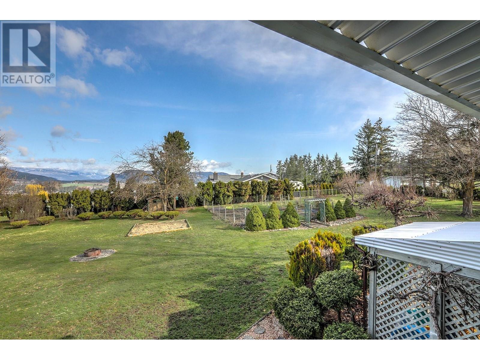 218 Stepping Stone Crescent, Spallumcheen, British Columbia  V1H 1X2 - Photo 38 - 10341641