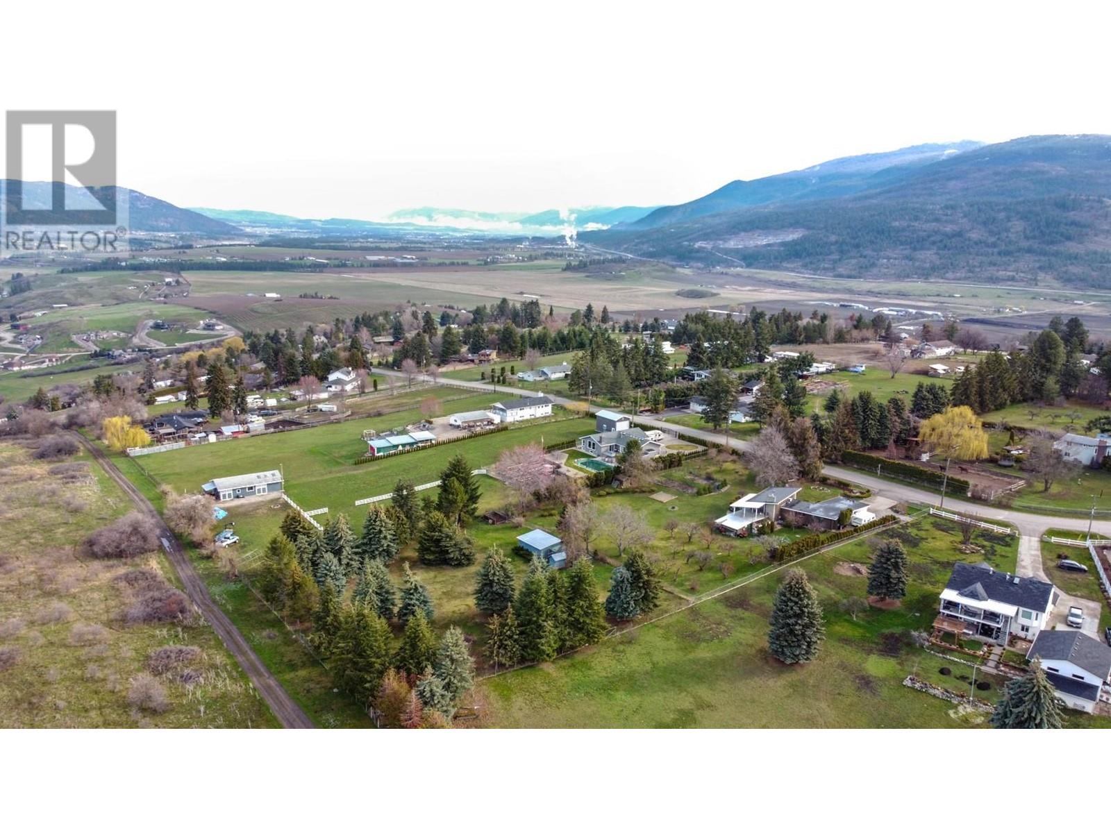 218 Stepping Stone Crescent, Spallumcheen, British Columbia  V1H 1X2 - Photo 4 - 10341641