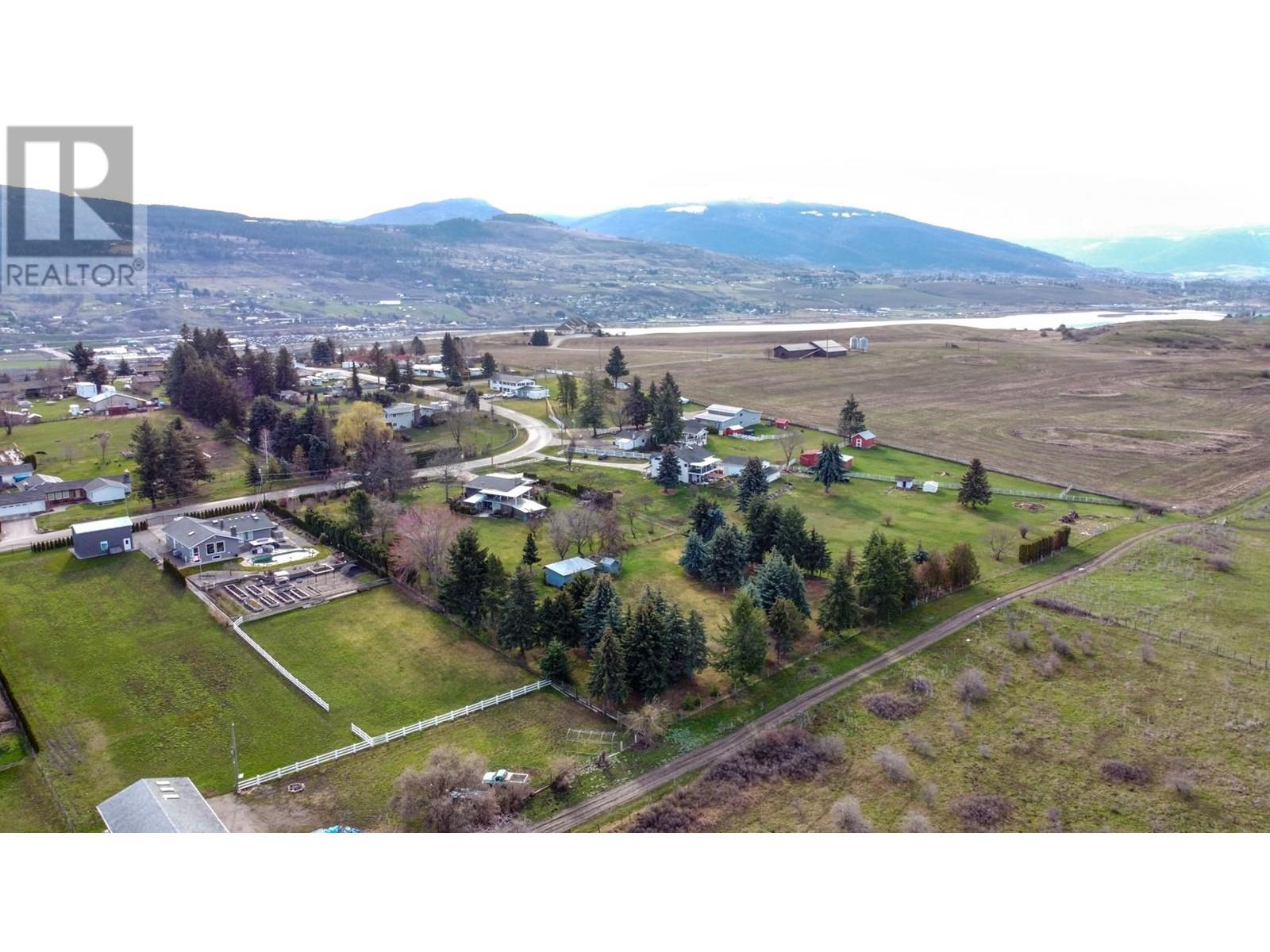 218 Stepping Stone Crescent, Spallumcheen, British Columbia  V1H 1X2 - Photo 5 - 10341641