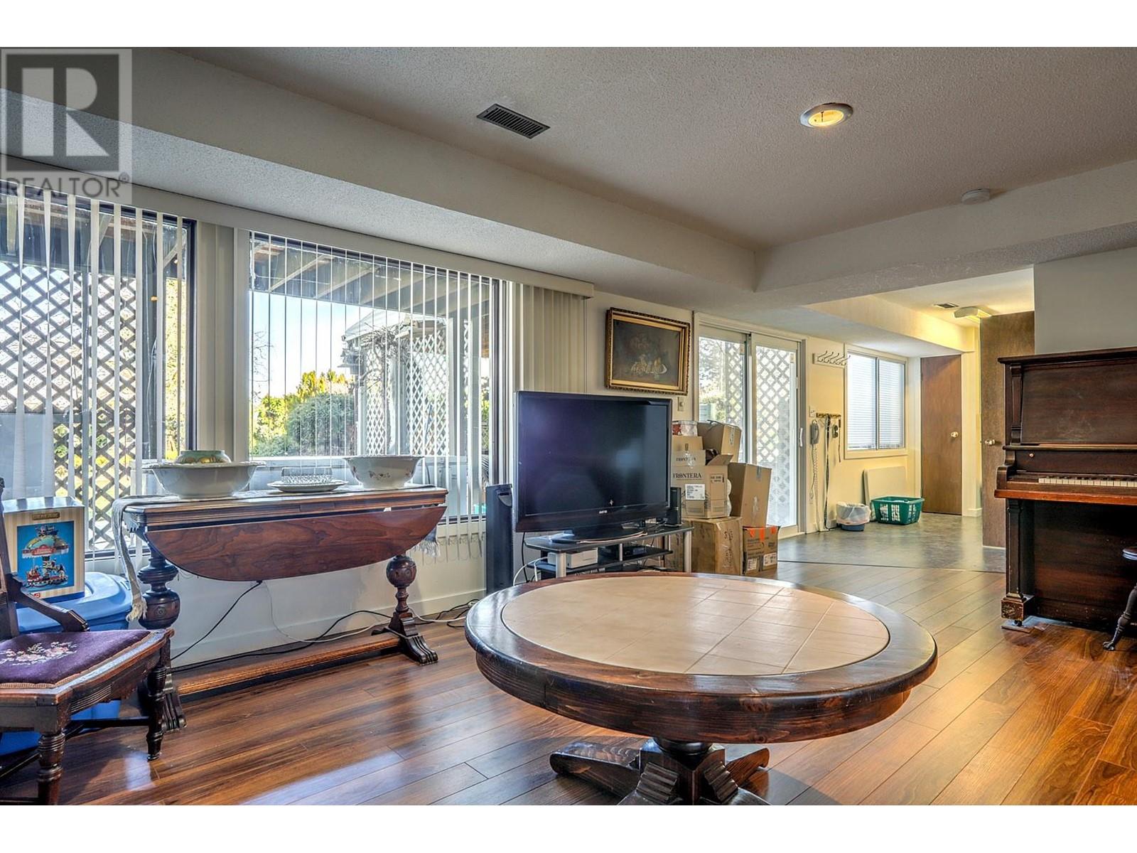 218 Stepping Stone Crescent, Spallumcheen, British Columbia  V1H 1X2 - Photo 64 - 10341641
