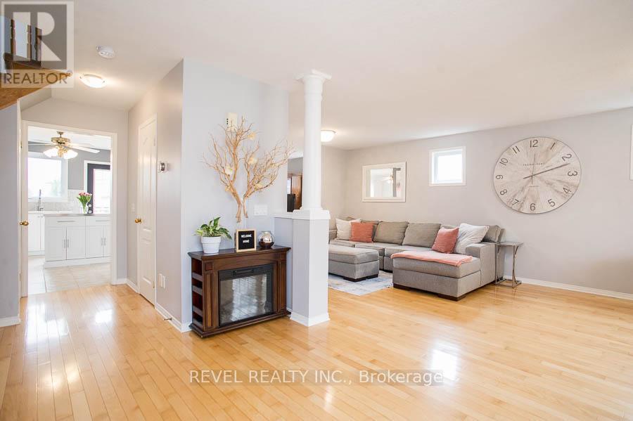 22 Owen Street, Ingersoll, Ontario  N5C 4G7 - Photo 7 - X12141139