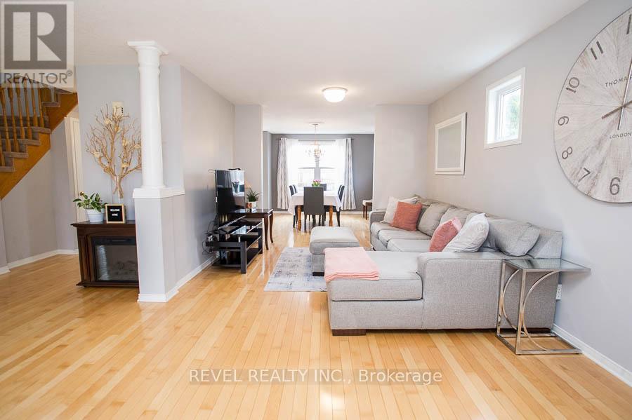 22 Owen Street, Ingersoll, Ontario  N5C 4G7 - Photo 9 - X12141139