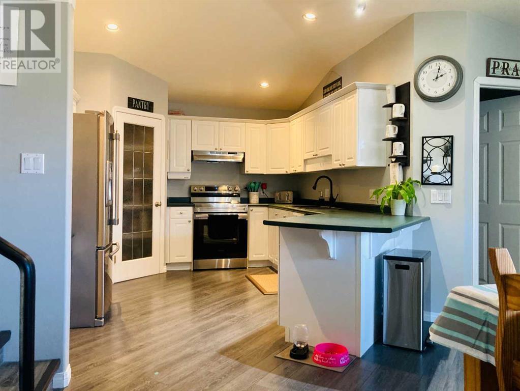 Property at 57 Park Circle image 4